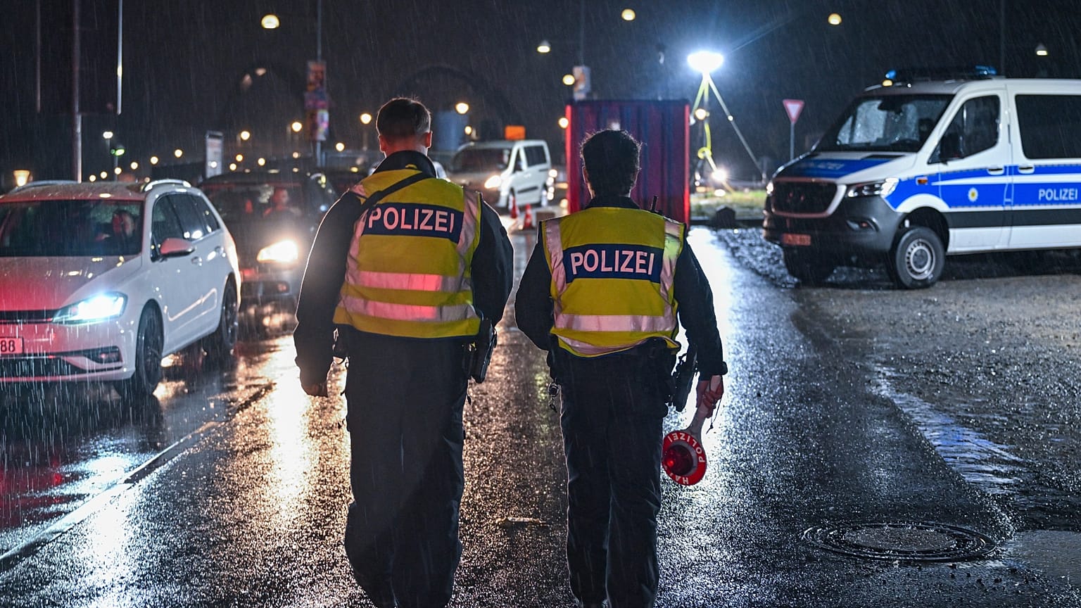 Entscheidung des Berliner Verwaltungsgerichts: Zurückweisung Asylsuchender hinter der Grenze rechtswidrig