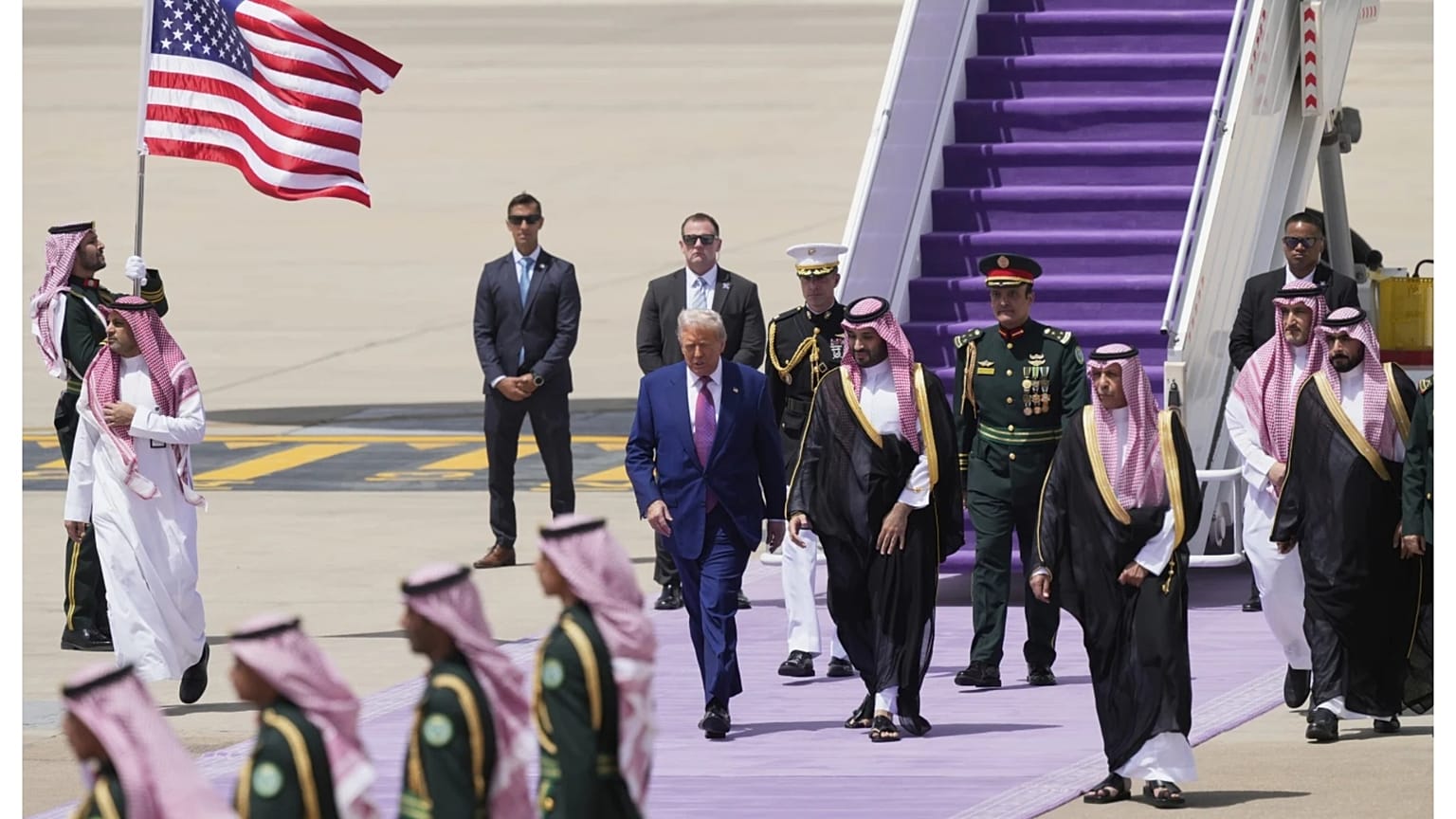 الرئيس الأمريكي دونالد ترامب مع ولي العهد السعودي محمد بن سلمان.