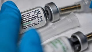En abril de 2025 aparece una vacuna que incluye una dosis de polio.