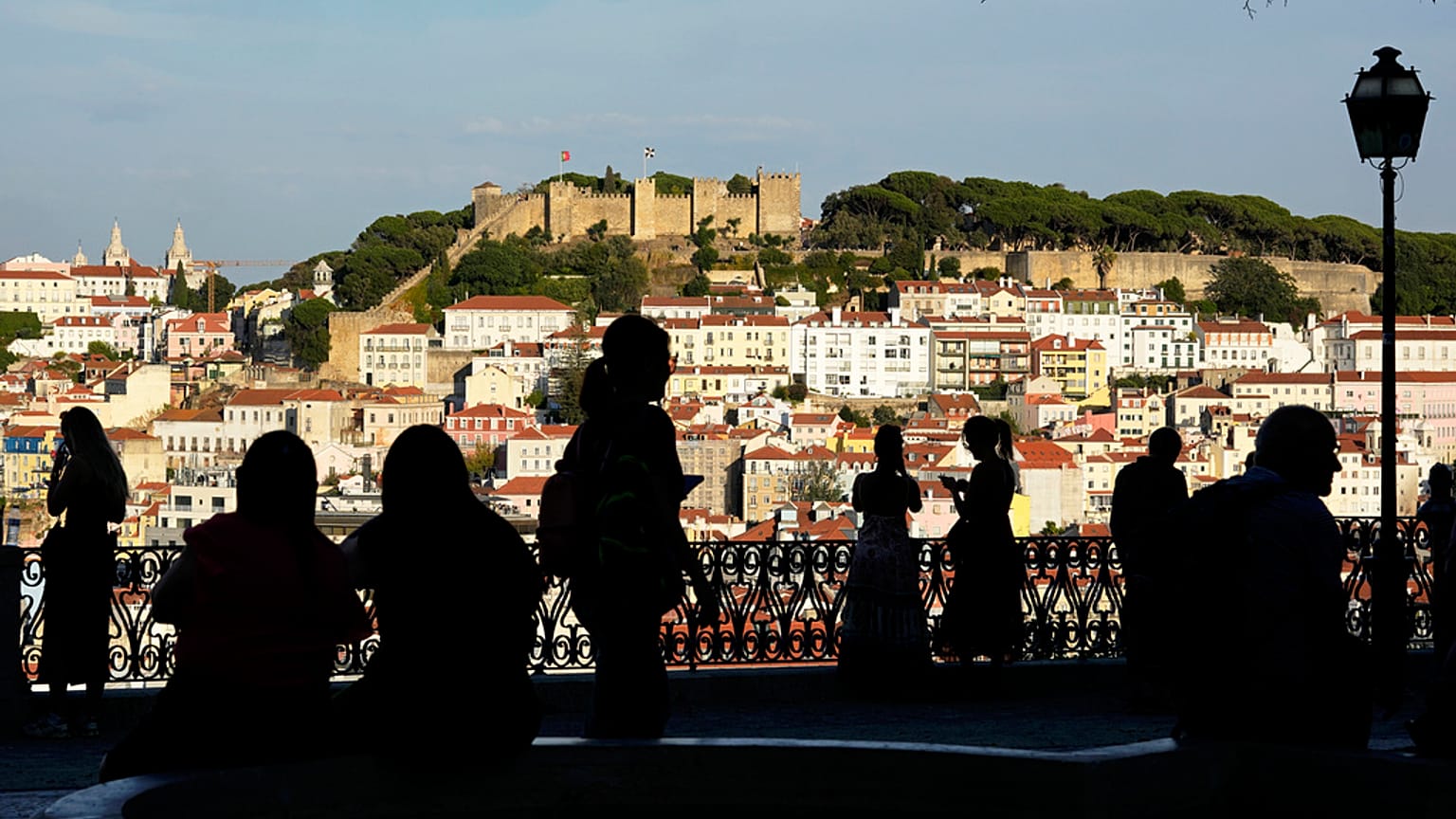 Dos mais de um milhão de estrangeiros residentes em Portugal em 2023, apenas 34.165 estavam recenseados