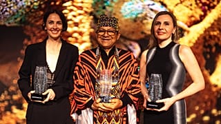 Award Winners - Operator, Chief Nixiwaka of the Yawanawá tribe and Maya Petrić