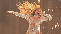 La concursante española, Melody interpreta "Esa diva" durante la primera semifinal del 69.º Festival de la Canción de Eurovisión, en Basilea, Suiza, el 13 de mayo de 2025