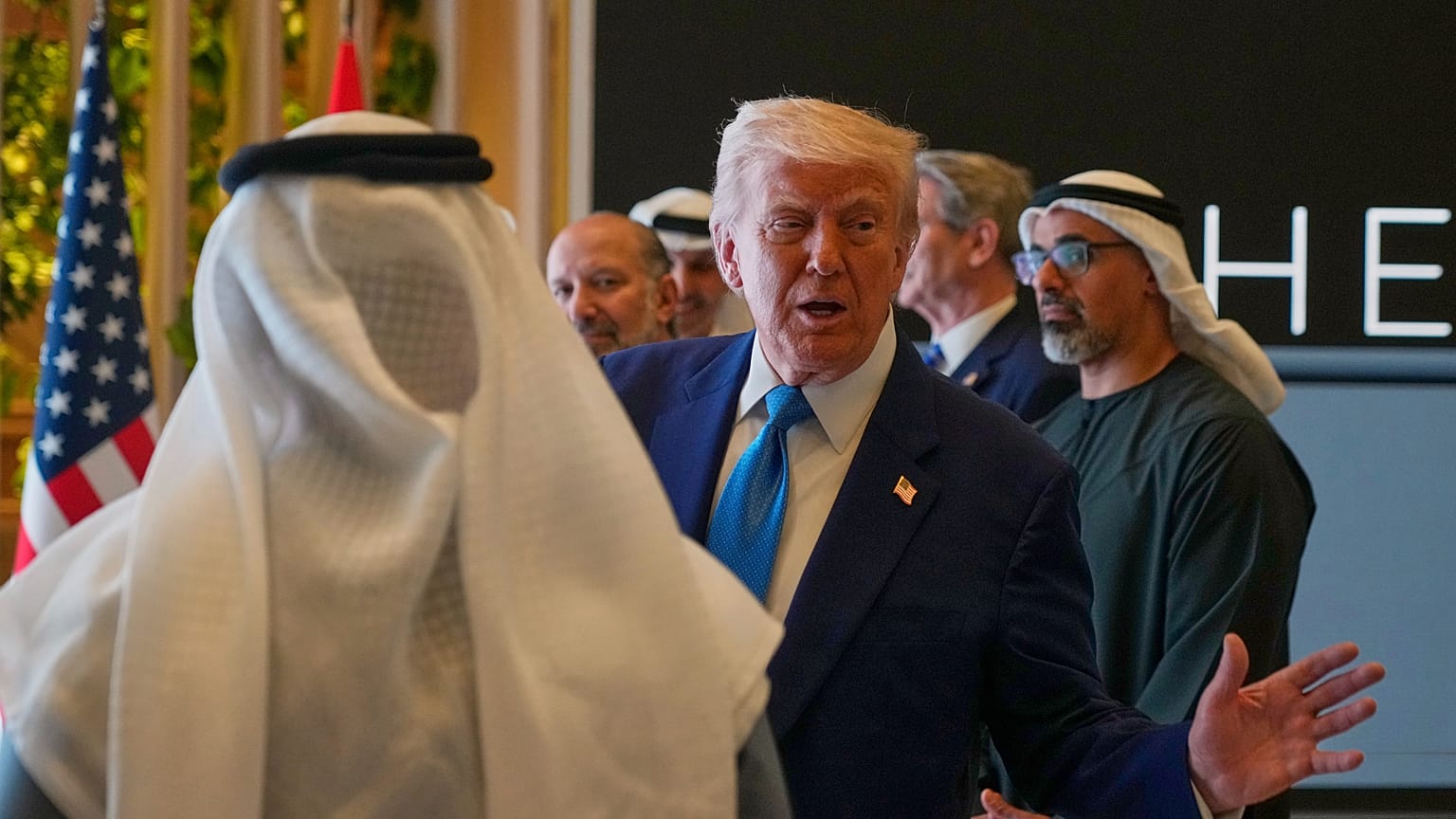 Donald Trump nos Emirados Árabes Unidos