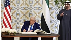 ترامب وبن زايد في أبو ظبي في ختام زيارة الرئيس الأمريكي للمنطقة.