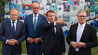 Donald Tusk lengyel miniszterelnök, Friedrich Merz német kancellár, Emmanuel Macron francia elnök és Keir Starmer brit kormányfő az EPK csúcstalálkozóján 2025.05.16-án
