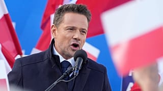 Trzaskowski schwor seine Anhänger auf ein knappes Rennen ein.
