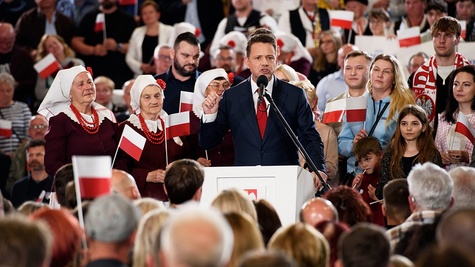 Rafał Trzaskowski celebra gli exit poll a Sandomierz, Polonia, 18 maggio 2025