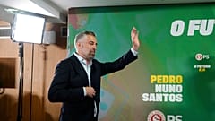 الأمين العام للحزب الاشتراكي، بيدرو نونو سانتوس، يصل إلى لشبونة لمخاطبة أنصاره ووسائل الإعلام في أعقاب الانتخابات التشريعية في البرتغال.