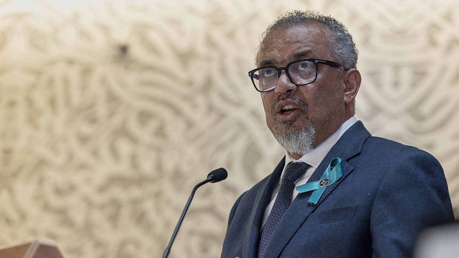 O chefe da OMS, Dr. Tedros Adhanom Ghebreyesus, discursa na 78.ª Assembleia Mundial da Saúde em Genebra, Suíça, a 19 de maio de 2025.