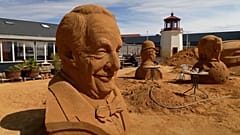 SANDSKULPTUREN - Ikonen beim Sandskulpturenfestival in Dänemark nachgebildet