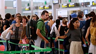 Il governo britannico ha dichiarato che la mossa porrà fine alle "temute code ai controlli di frontiera".