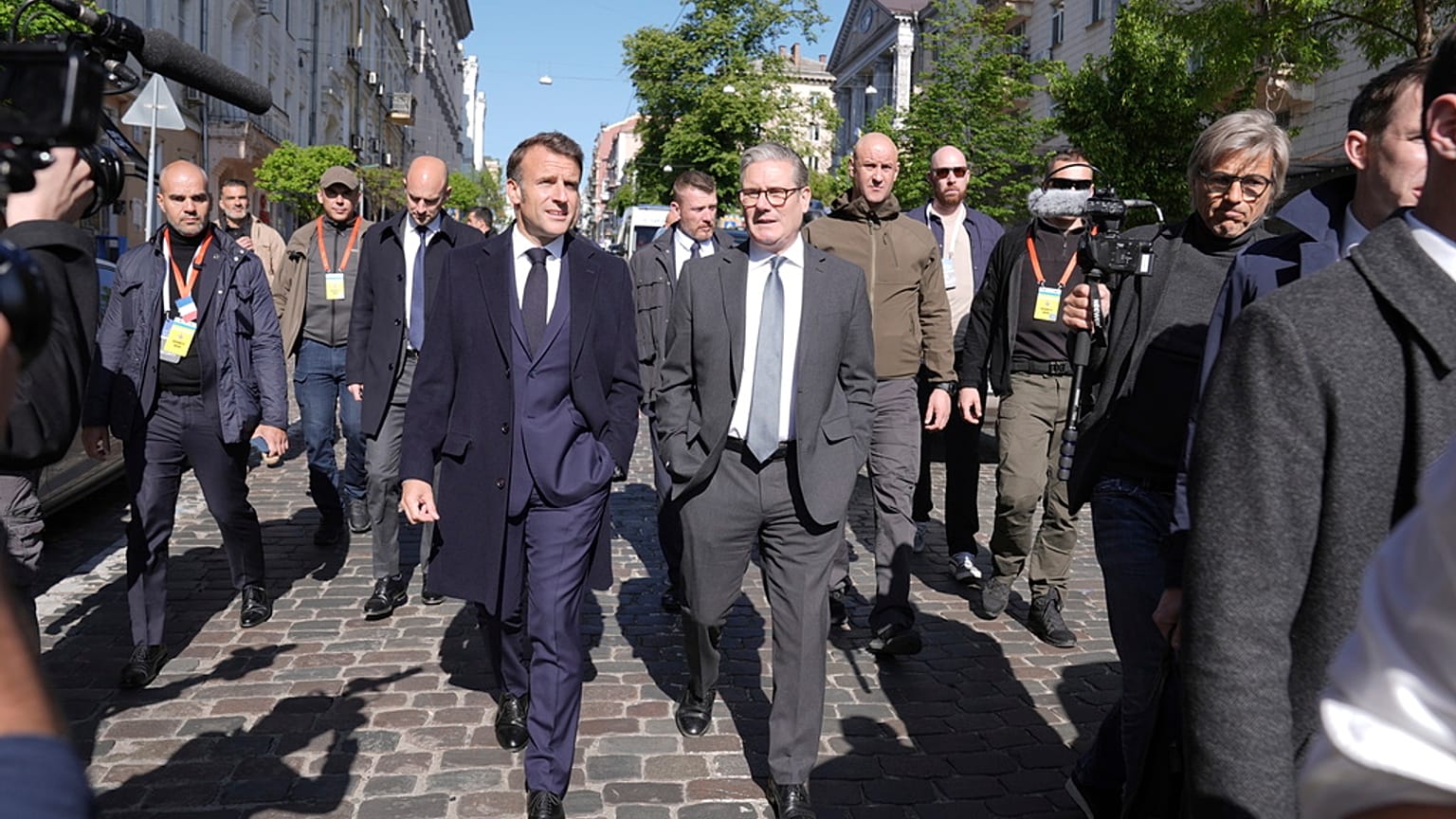 Emmanuelle Marcon és Keir Starmer Ukrajnában
