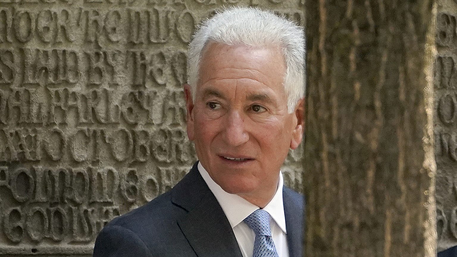 DOSYA: Charles Kushner, 20 Temmuz 2022'de New York'ta Ivana Trump'ın cenaze töreni için geliyor.