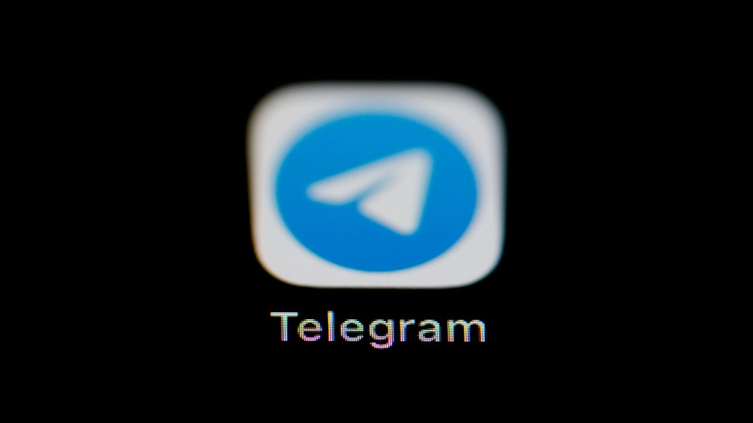L'icône de l'application de messagerie instantanée Telegram est vue sur un smartphone, mardi 28 février 2023.