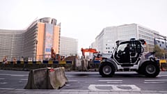 Οι αγρότες αντιτίθενται σε σχέδιο της Επιτροπής για την ενοποίηση διαφορετικών χρηματοδοτικών ροών της ΕΕ, όπως τα κονδύλια για τη γεωργία, τις περιφερειακές επιδοτήσεις και την έρευνα, σε ένα ενιαίο κονδύλι του προϋπολογισμού.