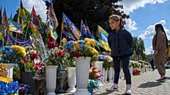 Мемориал павшим украинским воинам на площади Независимости в Киеве, Украина, 19 мая 2025 г.