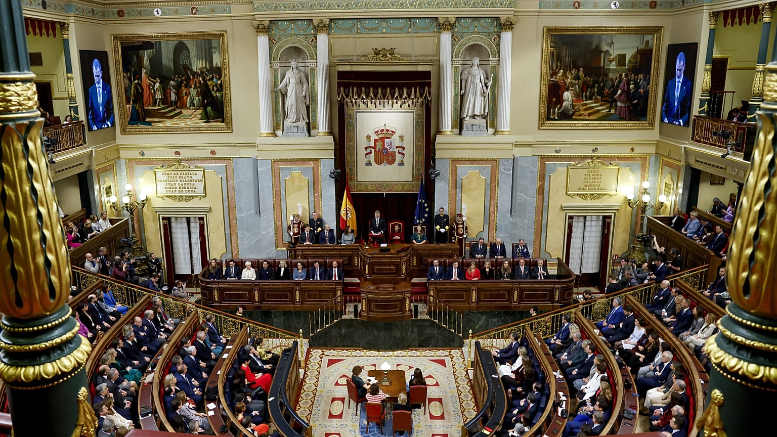 İspanya Kralı 6. Felipe, Madrid'de İspanyol parlamentosunun yeni açılış oturumunda bir konuşma yapıyor, 29 Kasım 2023