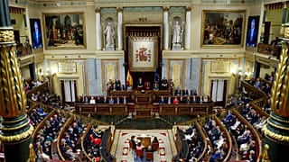 İspanya Kralı 6. Felipe, Madrid'de İspanyol parlamentosunun yeni açılış oturumunda bir konuşma yapıyor, 29 Kasım 2023