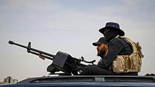 مقاتلون في صفوف الجيش السوري الجديد 2025