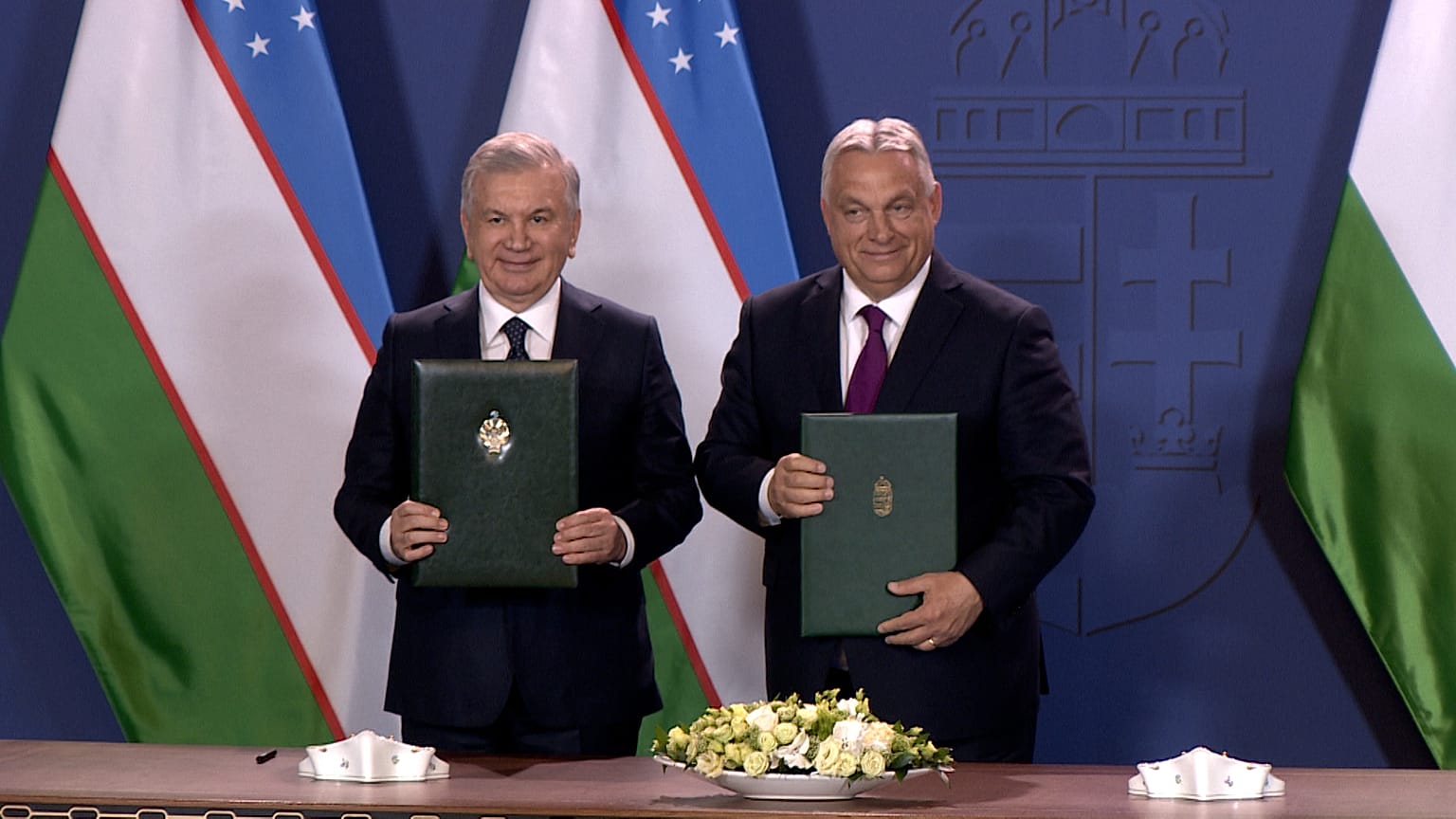 Shavkat Mirziyoyev üzbég elnök és Orbán Viktor magyar kormányfő