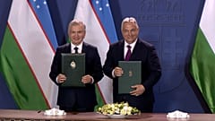 Shavkat Mirziyoyev üzbég elnök és Orbán Viktor magyar kormányfő