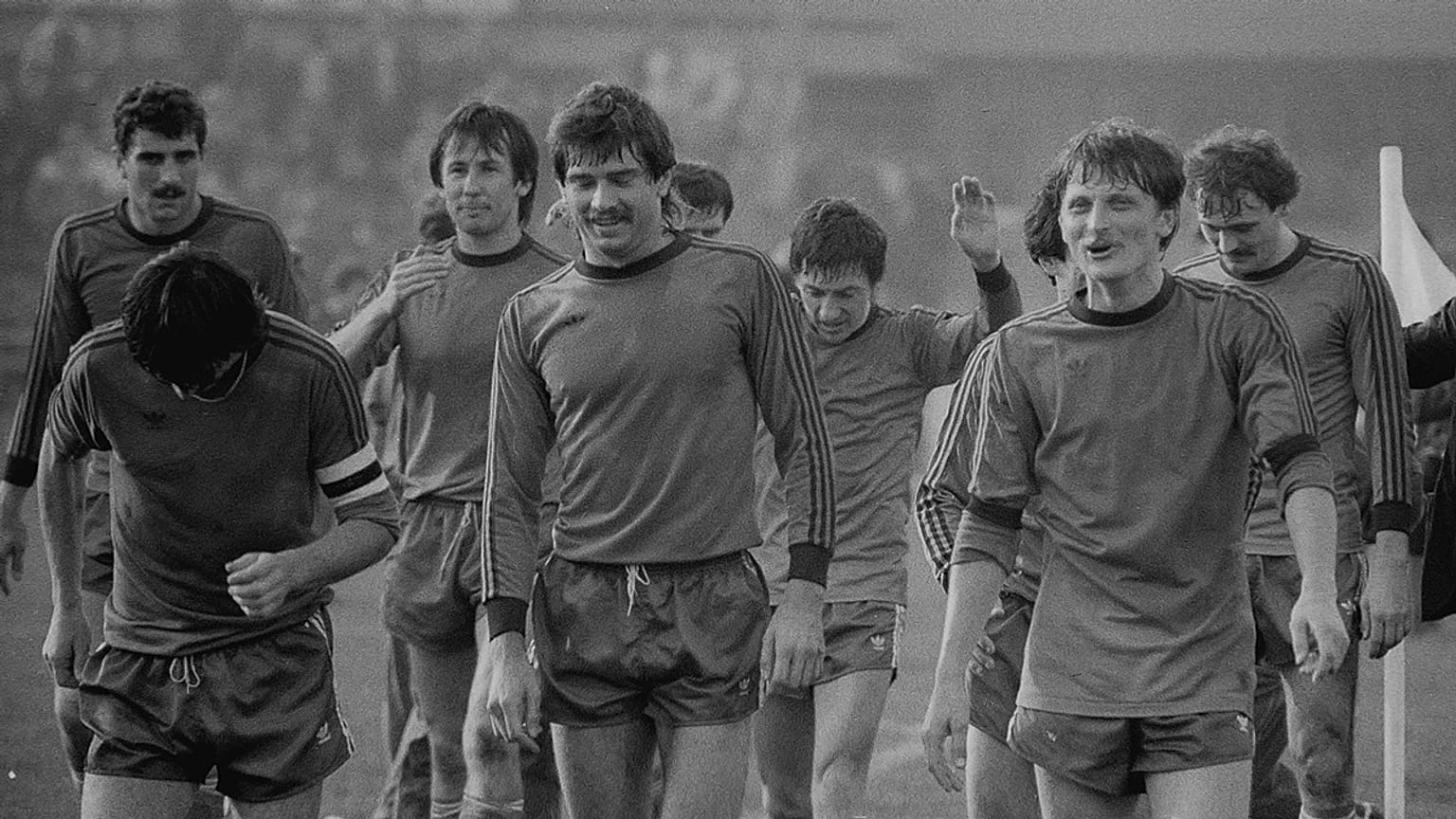 A továbbjutott Videoton SC játékosai az 1984/85-ös UEFA-kupában vívott PSG elleni párharc visszavágójának újrajátszott mérkőz��se után 1984.11.08-án