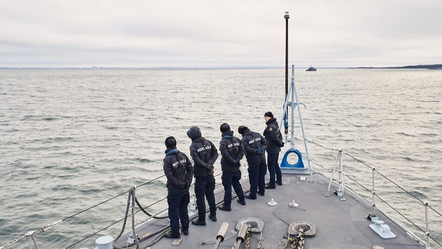 Эстонский военный корабль плывет по Балтийскому морю в четверг, 9 января 2025 г., в рамках усиленного патрулирования НАТО в регионе после подозрений в саботаже подводных кабелей. 
