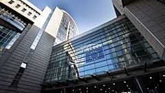 Das Europäische Parlament muss nun die Aufhebung der Immunität für jeden der 5 betroffenen Abgeordneten genehmigen