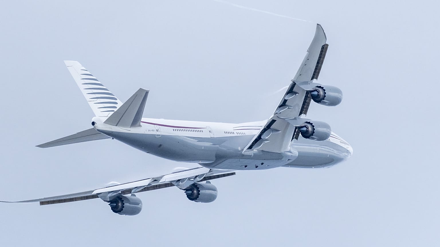 Ein privates Boeing-Flugzeug, das Präsident Donald Trump besichtigte, hebt vom Palm Beach International Airport ab, 16. Februar 2025