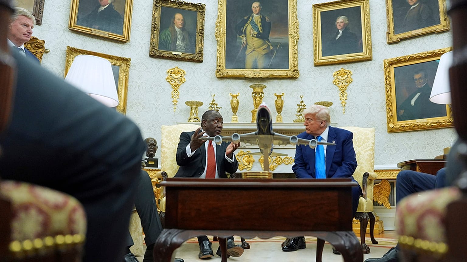 ABD Başkanı Donald Trump, Beyaz Saray’ın Oval Ofisi’nde Güney Afrika Cumhurbaşkanı Cyril Ramaphosa ile bir araya geldi, 21 Mayıs 2025