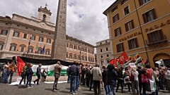 Manifestantes se reúnen frente al Parlamento italiano para exigir el fin de la guerra en Gaza, Roma, Italia, 21 de mayo de 2025.