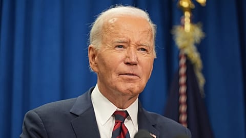 L'ex presidente degli Stati Uniti Joe Biden parla ai media nel gennaio 2025.