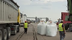 Verladung von Düngemitteln im Hafen von Giurgiulești, Moldawien.