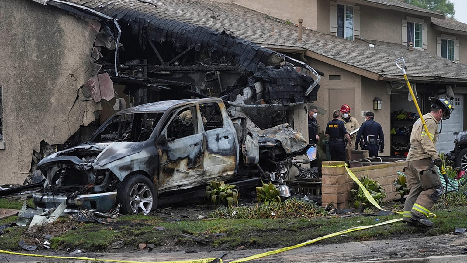 Una jet privado se estrella en un barrio militar en San Diego, California