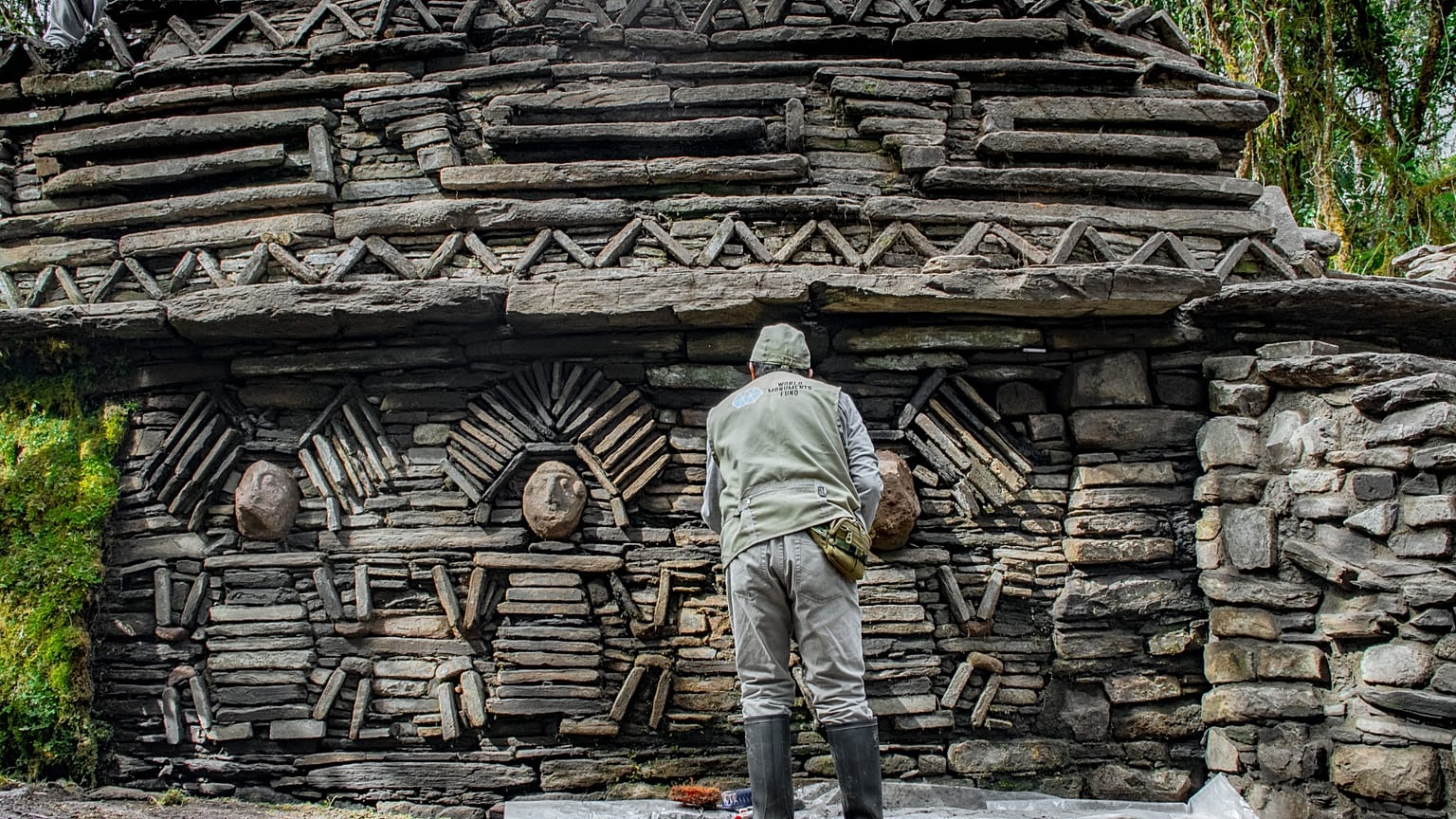 Una de las 100 estructuras chachapoya descubiertas