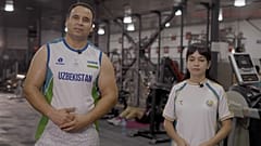 «Βάλε στόχο τόσο μεγάλο που σε τρομάζει.» Παραολυμπιονίκες του Ουζμπεκιστάν ξεπερνούν τα όριά τους
