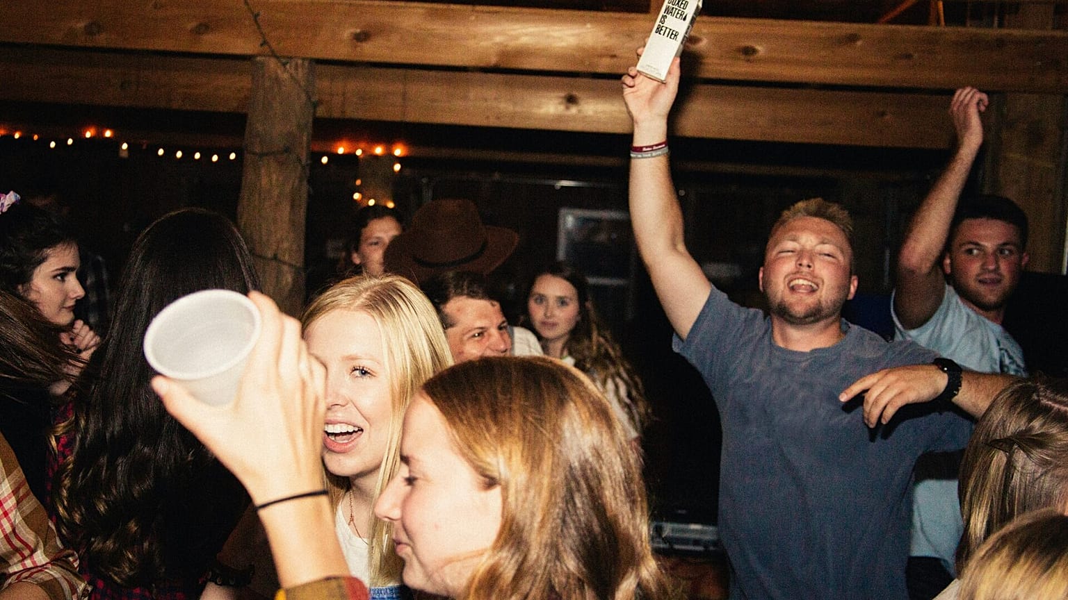 Airbnb quiere acabar con las fiestas antes de que empiecen este verano