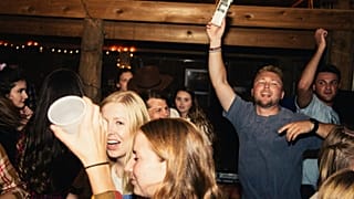 Airbnb quiere acabar con las fiestas antes de que empiecen este verano