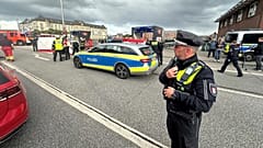 La police allemande devant la gare de Hambourg. 