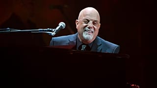 Billy Joel actua durante o seu 100.º espetáculo de vida no Madison Square Garden, na quarta-feira, 18 de julho de 2018, em Nova Iorque.