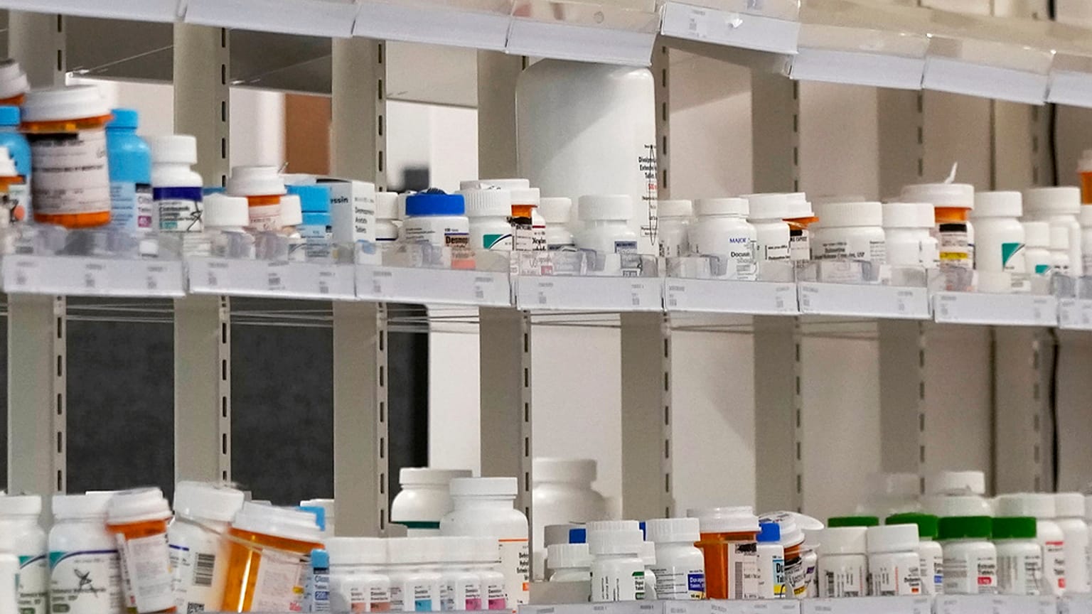 Al menos 1.545 farmacias portuguesas registraron desabastecimiento de medicamentos el año pasado