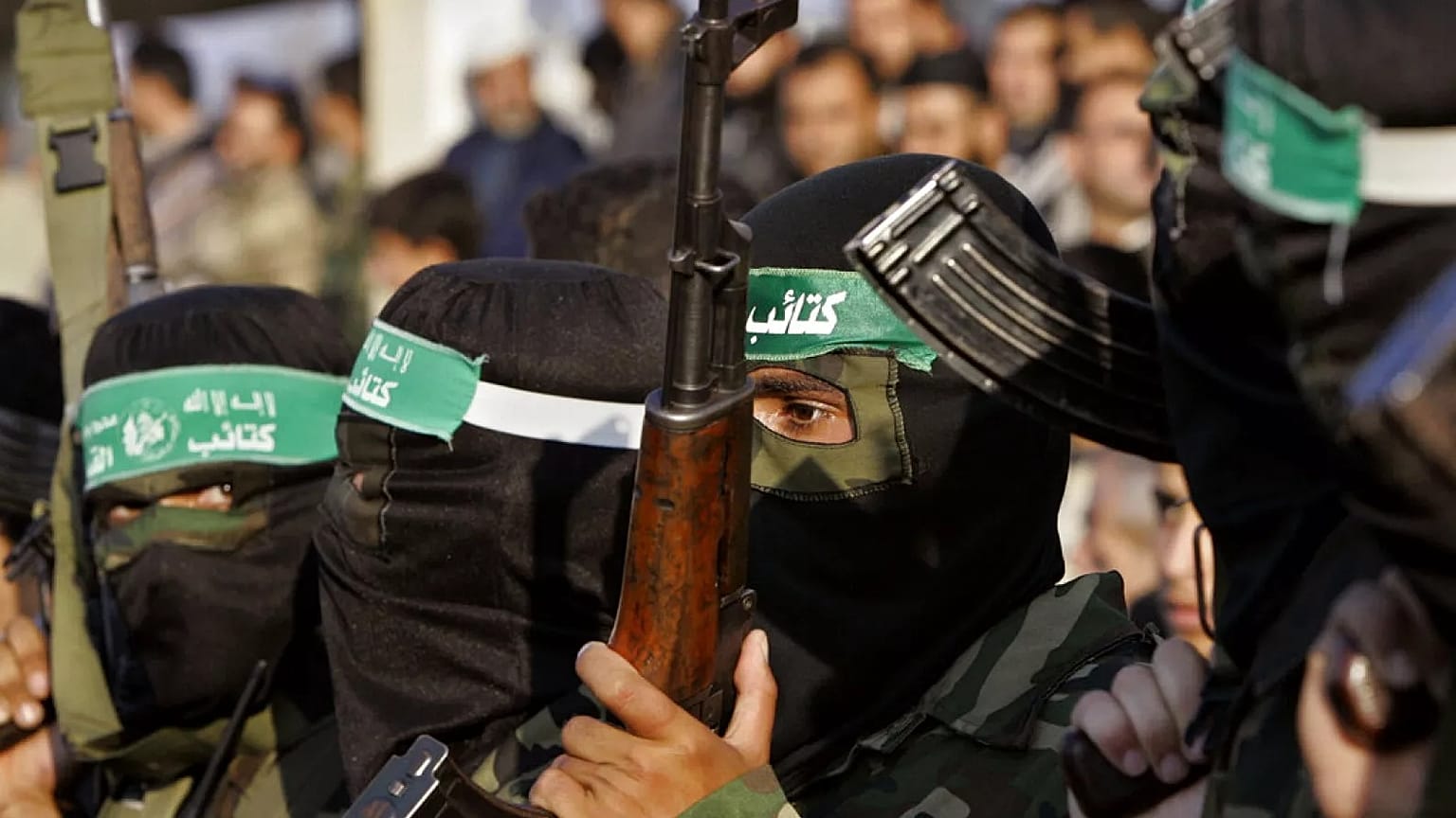 مسلحون من حركة حماس، في خان يونس جنوب قطاع غزة، 13 كانون الأول/ ديسمبر 2006.