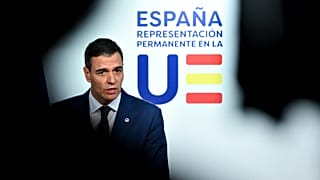 Ο Πέδρο Σάντσεθ υποσχέθηκε να καταστήσει τα καταλανικά, τα γαλικιανά και τα βασκικά επίσημες γλώσσες της ΕΕ.