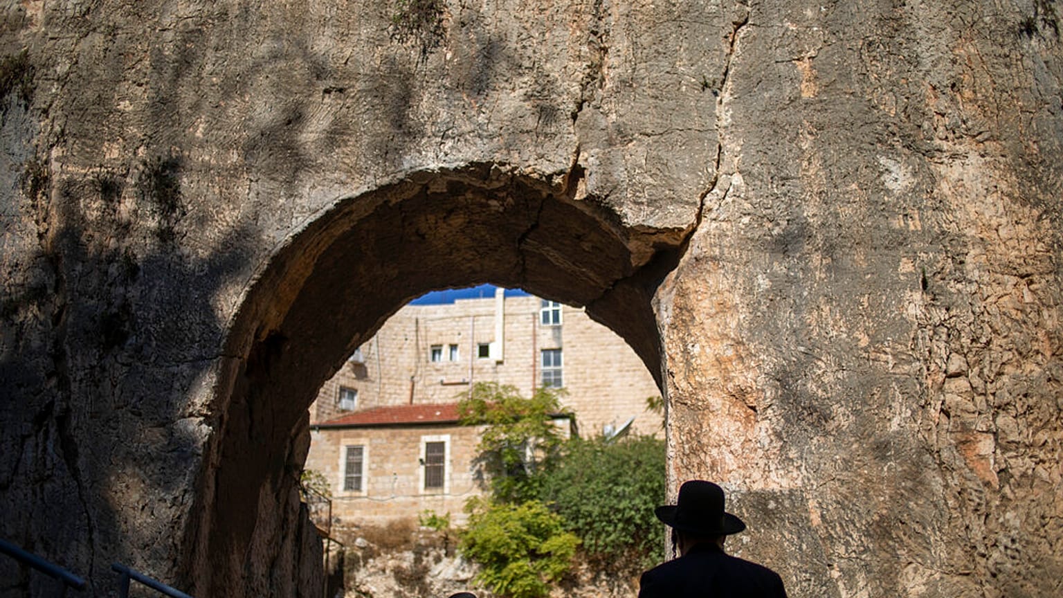 La Tomba dei Re, un grande complesso funerario sotterraneo risalente al I secolo a.C., nel quartiere orientale di Gerusalemme di Sheikh Jarrah, 31 ottobre 2019