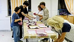 Operazioni di scrutinio del voto in un seggio durante le ultime elezioni europee nel 2024