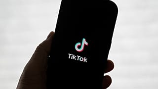 DOSSIER - Le logo de TikTok apparaît sur un téléphone à San Francisco, le vendredi 17 janvier 2025.