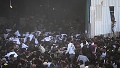 Palästinenser vor einem Lagerhaus des Welternährungsprogramms, am Mittwoch, 28. Mai 2025.