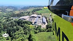 Vista aérea del derrumbe del techo de la nave ganadera en Asturias este jueves.