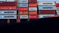 Contenedores dedicados al comercio marítimo.