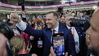 Karol Nawrocki, a lengyel konzervatívok elnökjelöltje a CPAC jasionkai rendezvényén